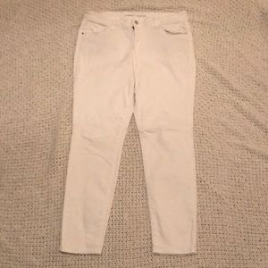Old Navy White Rockstar Skinny Jeans Size 12 Short